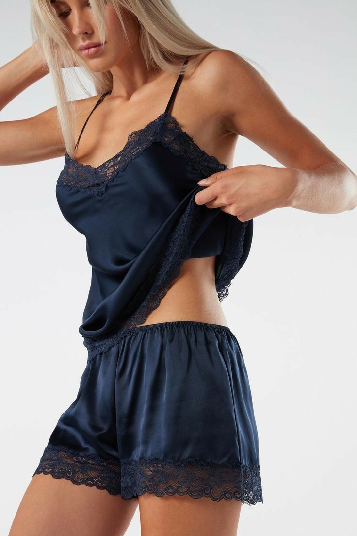 PIJAMA DE SATIN Y ENCAJE